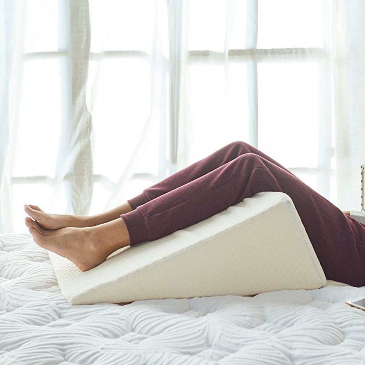 Dosaze™ Therapeutic Cooling Wedge Pillow